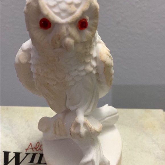 Alabastrite white Snow Owl with red eyes - Picture 3 of 13